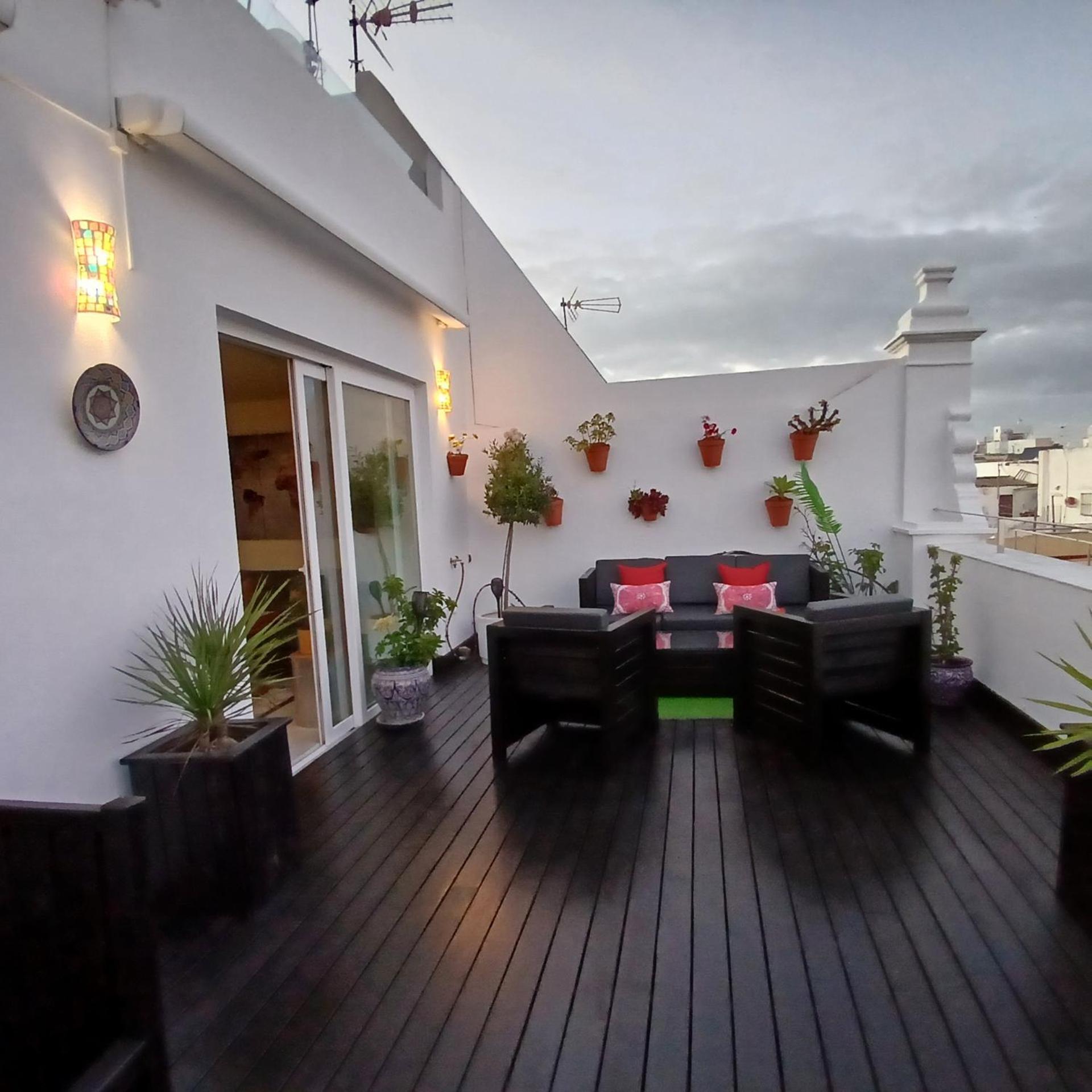 Апартаменты ***** Attic With Impressive Views And Jacuzzi Кадис Экстерьер фото