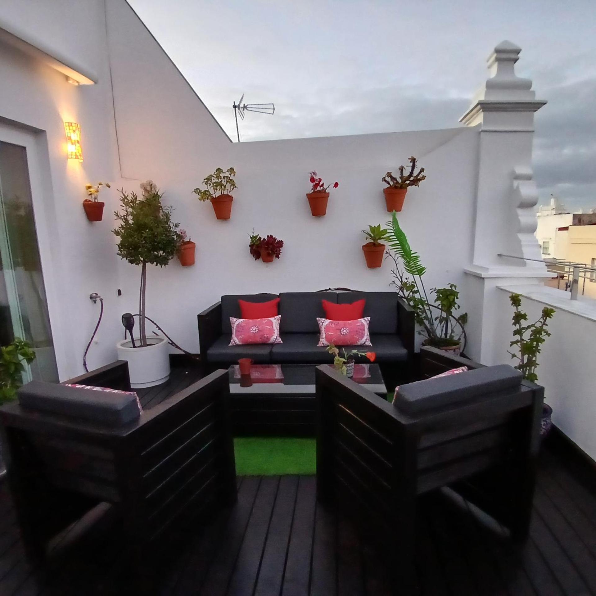 Апартаменты ***** Attic With Impressive Views And Jacuzzi Кадис Экстерьер фото