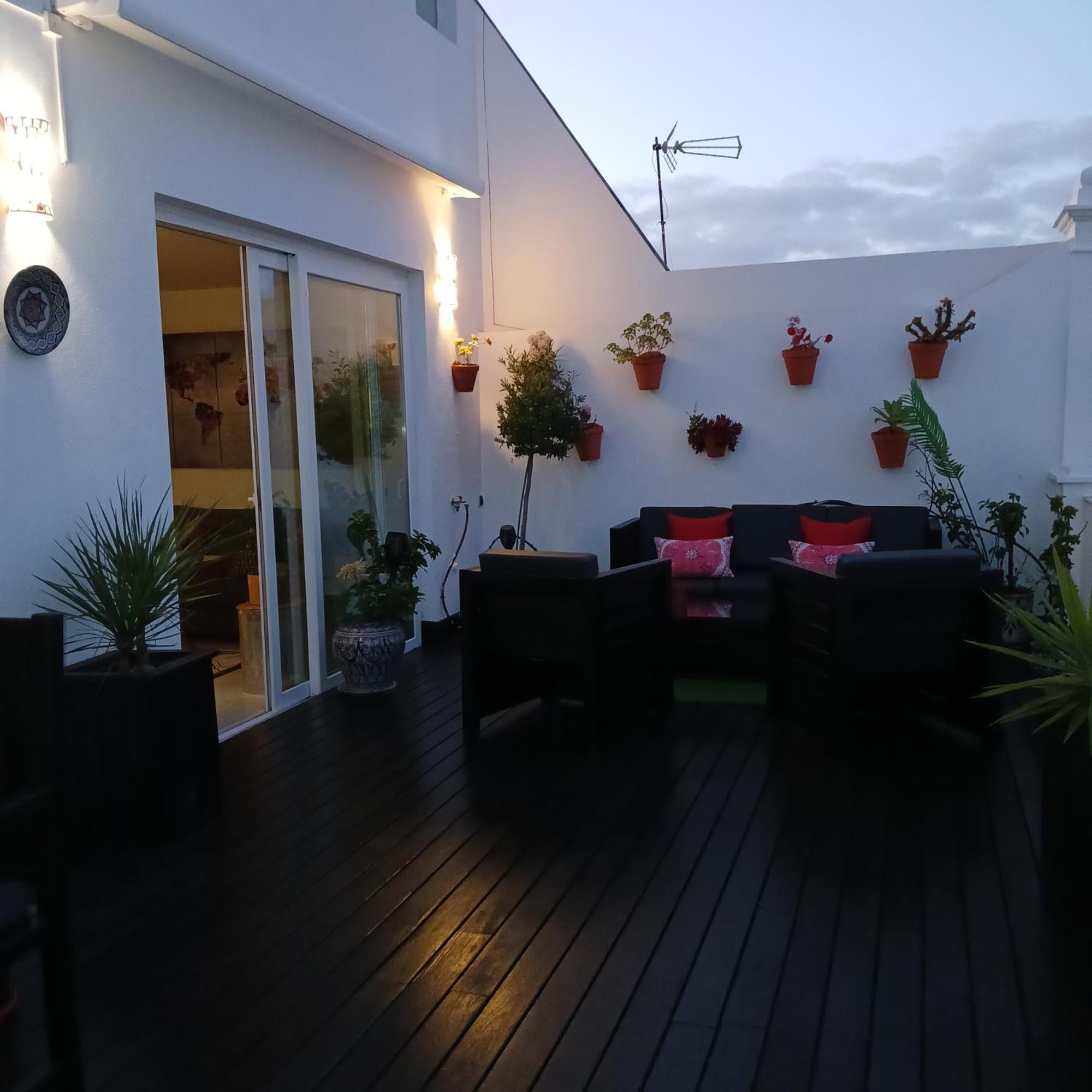 Апартаменты ***** Attic With Impressive Views And Jacuzzi Кадис Экстерьер фото